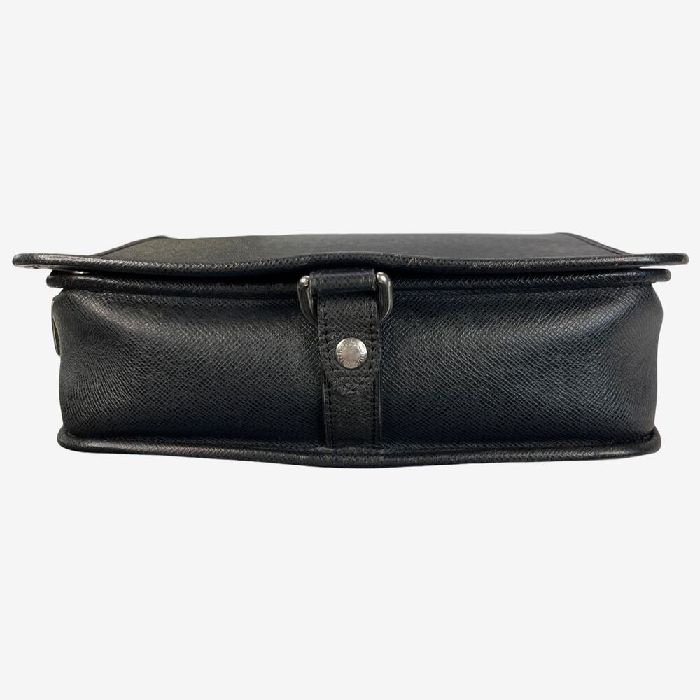 Louis Vuitton Taiga Andrei Messenger Bag Black Dark Gray Crossbody BA3017 France - Picture 7 of 16